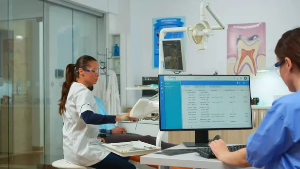 Customer Loyalty Programs as a Growth Strategy for Modern Dental Clinics